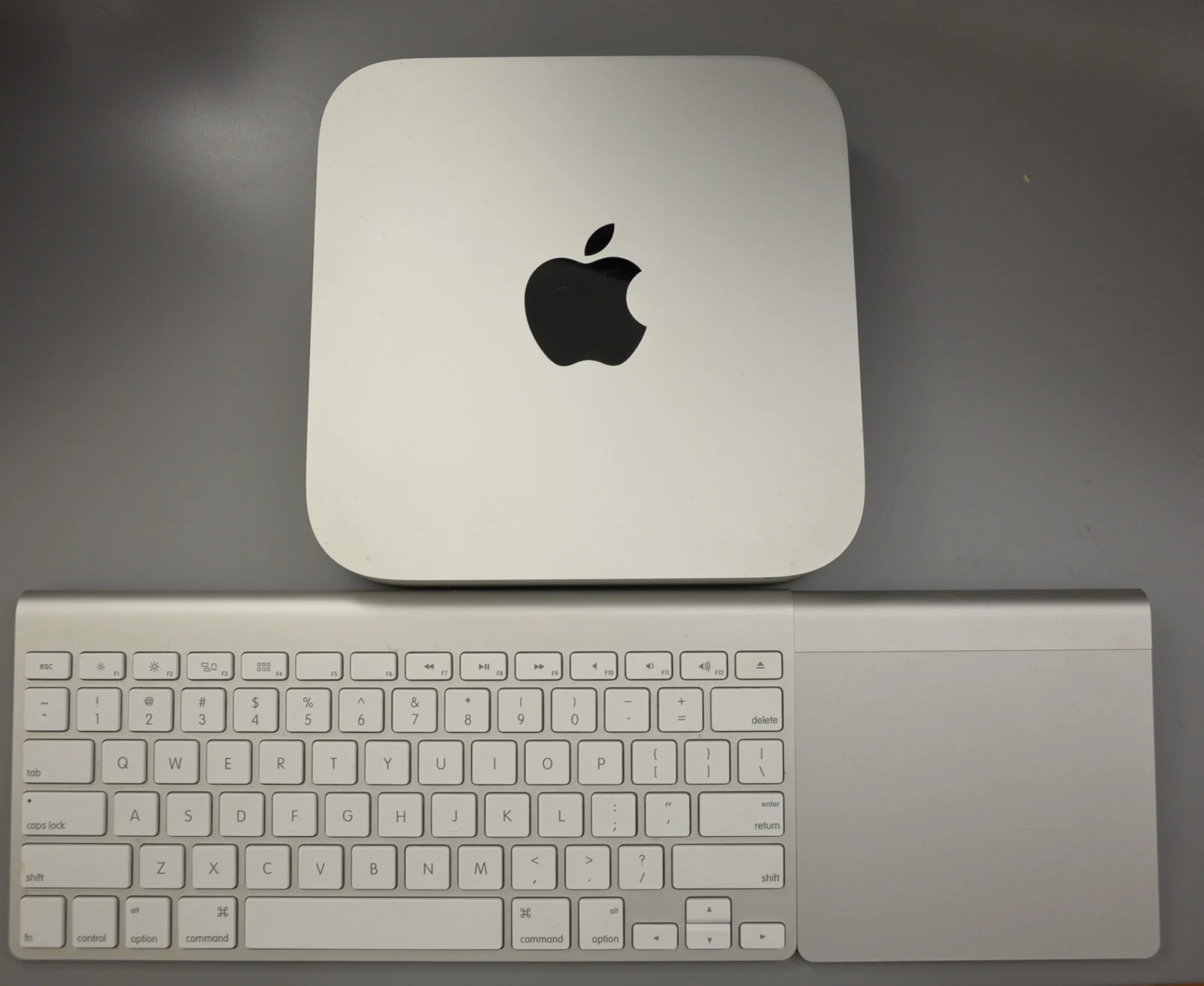 Silver Mac mini 2012 illustrating the case design of the 2014 model
